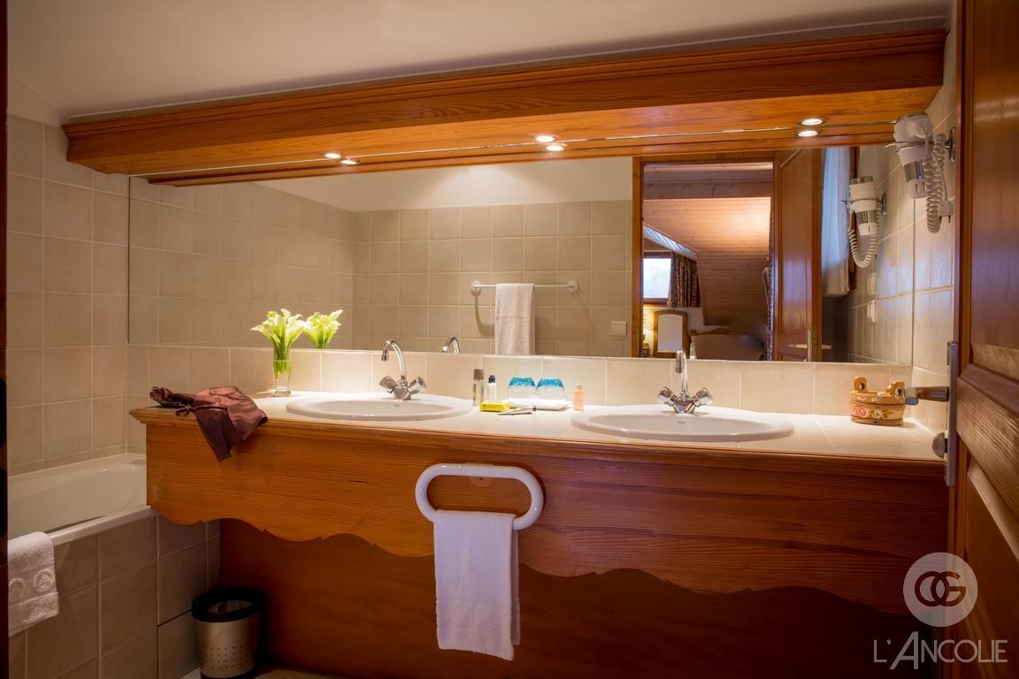 L'Ancolie "Chalet Du Lac" Hotel Cruseilles Ngoại thất bức ảnh