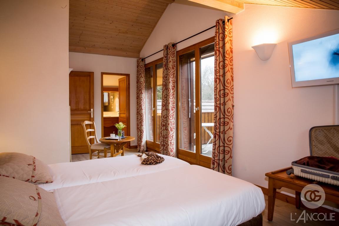 L'Ancolie "Chalet Du Lac" Hotel Cruseilles Ngoại thất bức ảnh
