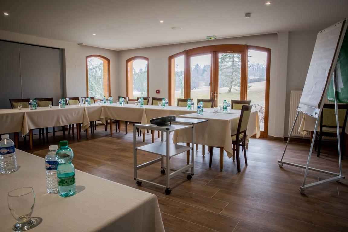 L'Ancolie "Chalet Du Lac" Hotel Cruseilles Ngoại thất bức ảnh